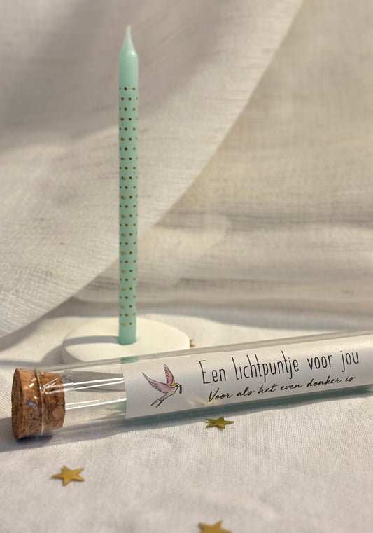 Lichtpuntje in een buisje
Voor als het even donker is